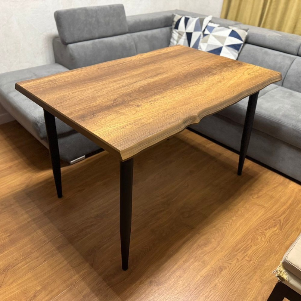 Ralin Doğal Ahşap Yemek Masası – Siyah İnce Metal Ayaklı